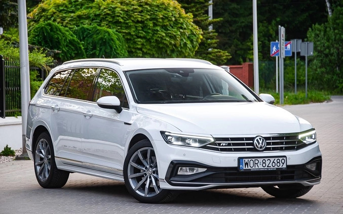 Volkswagen Passat cena 92899 przebieg: 176000, rok produkcji 2020 z Gniezno małe 742